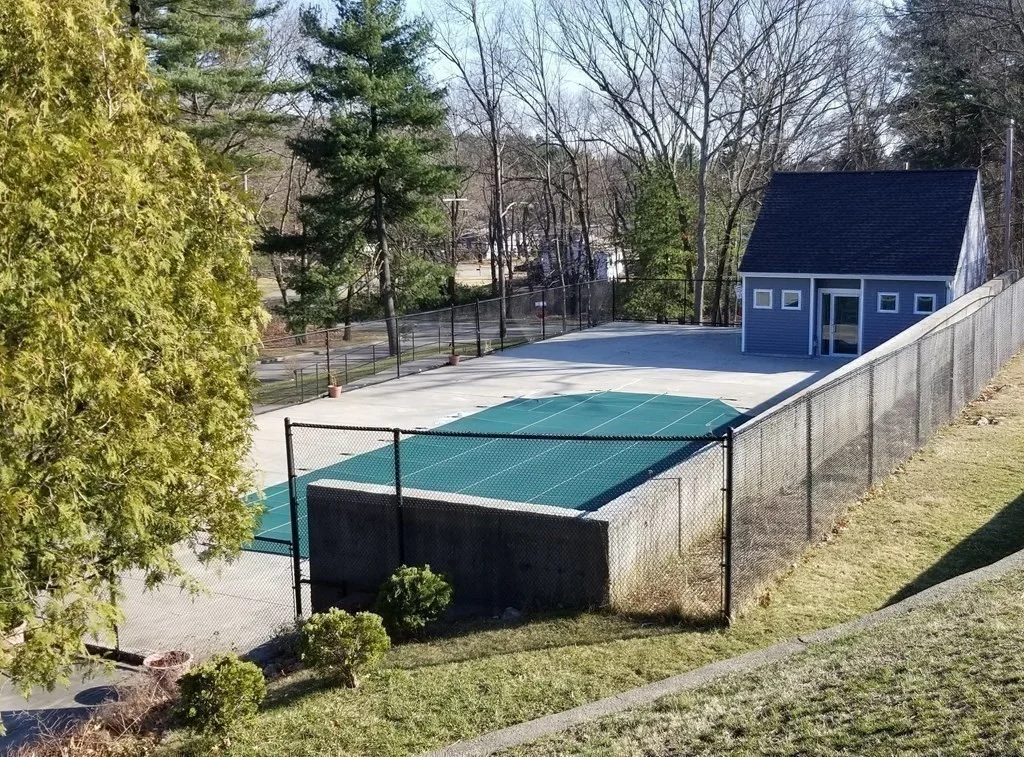 147 Turner Rd, Holliston