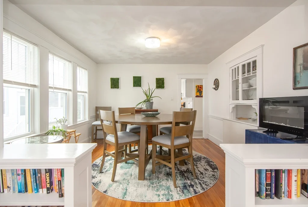 48 Farquhar St, Roslindale