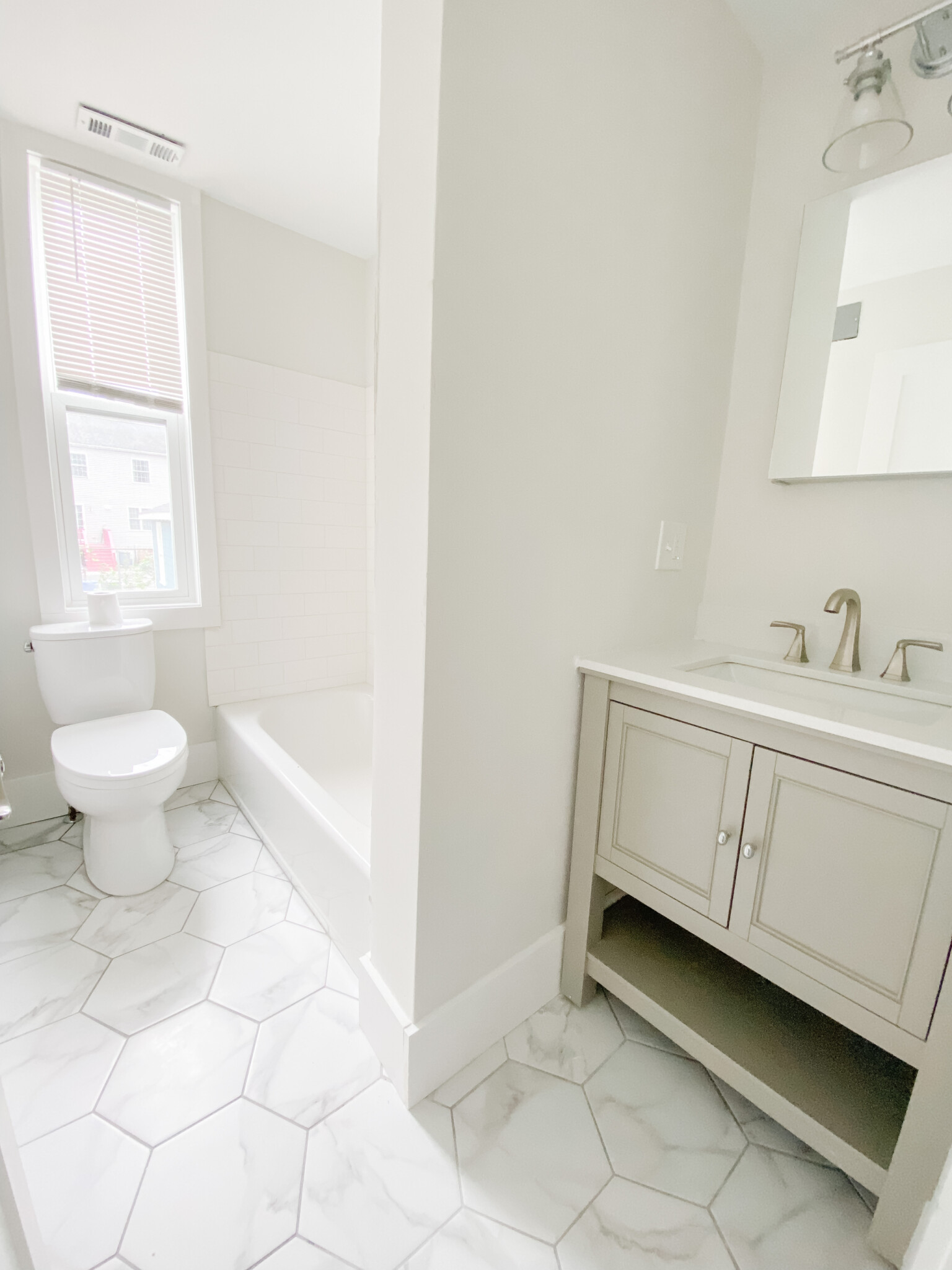 203 Atlantic St, North Quincy