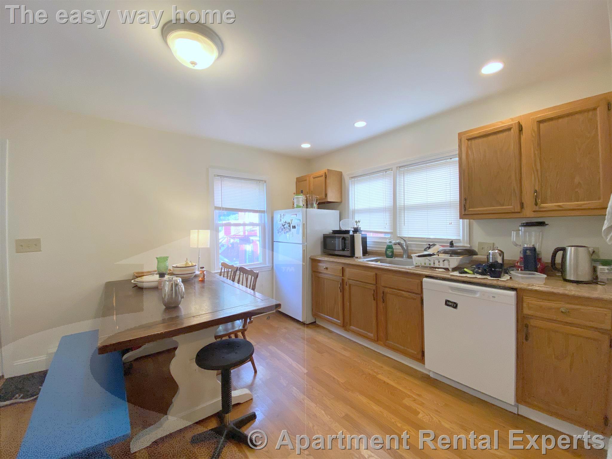 126 Pine St, Central Square