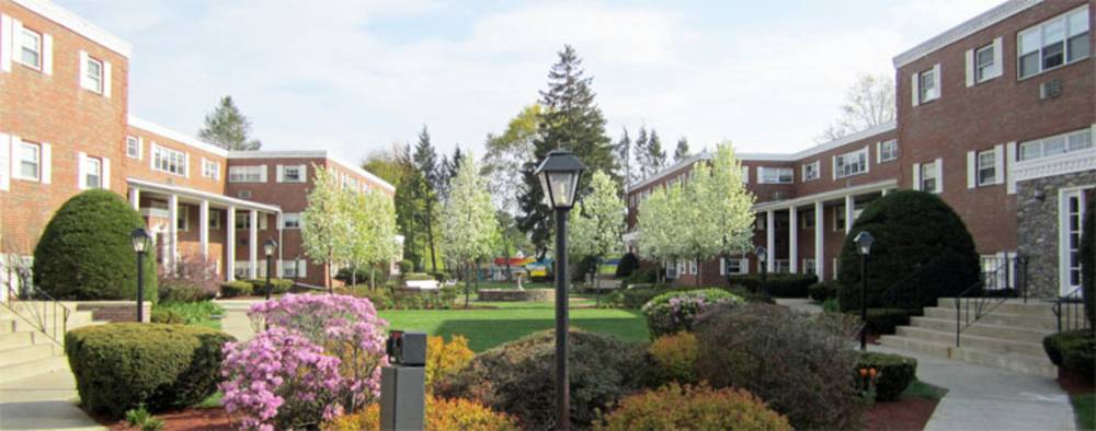 547 Worcester Rd, Framingham