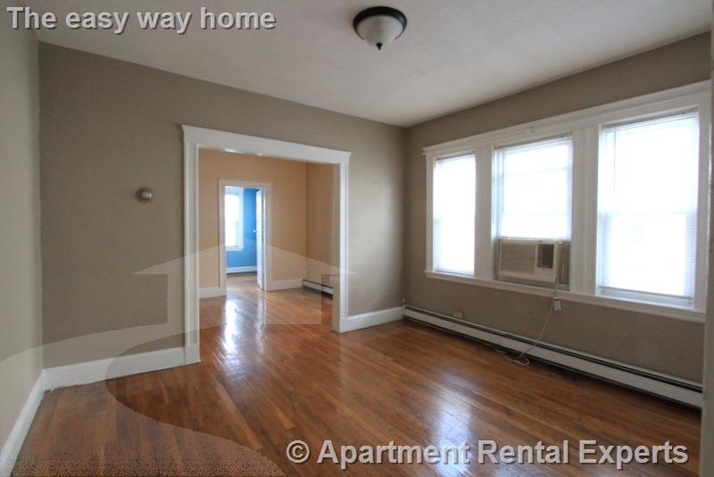 23-25 Bonner Ave, Tufts