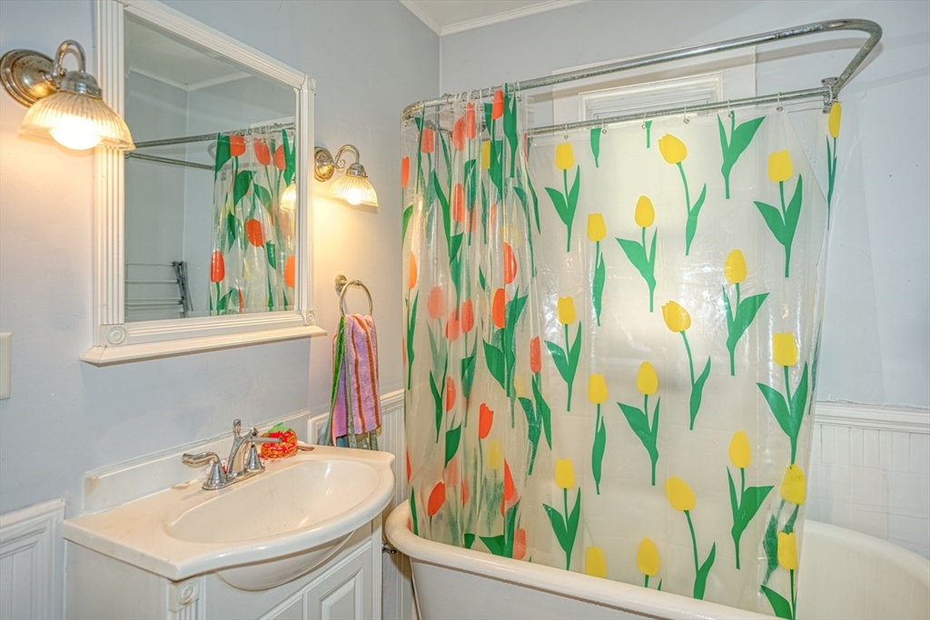 387 Huron Ave, West Cambridge