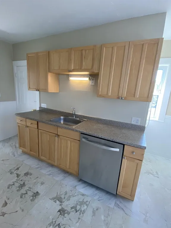 253 Whitwell, Quincy