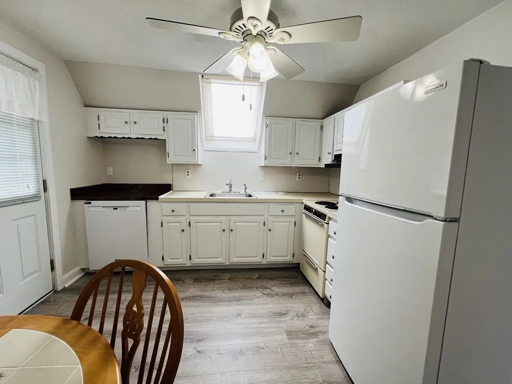 153A Belmont, Everett