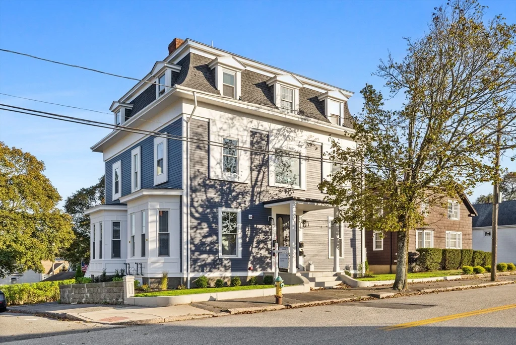 62 Chestnut St, Saugus