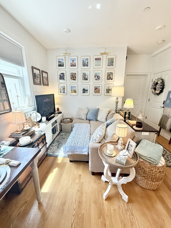 6 Beech St, Porter Square