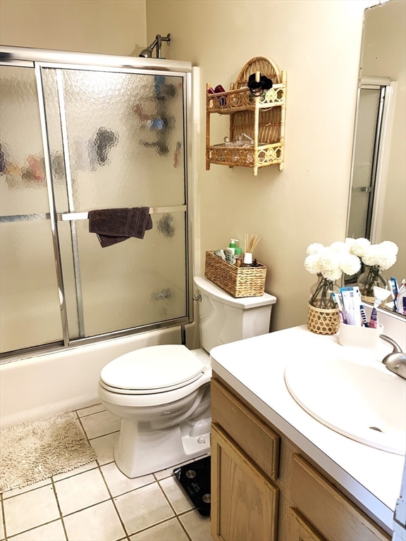 213 West 6th St, South Boston