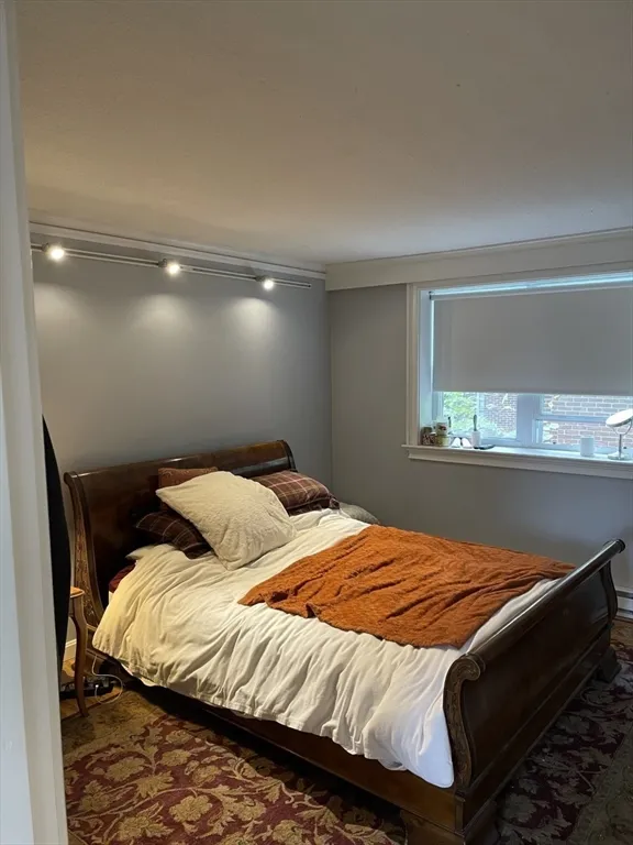 1691 Cambridge St, Mid-Cambridge