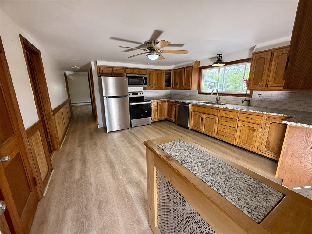 21 Langlois Ave, Southbridge