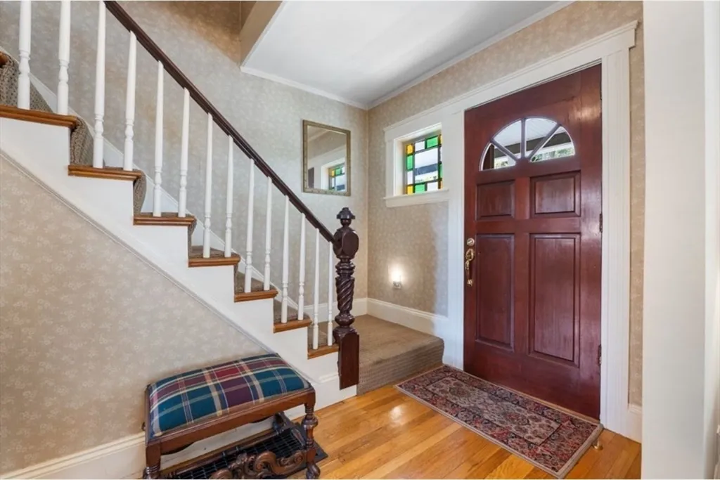 12 Endicott St, Saugus