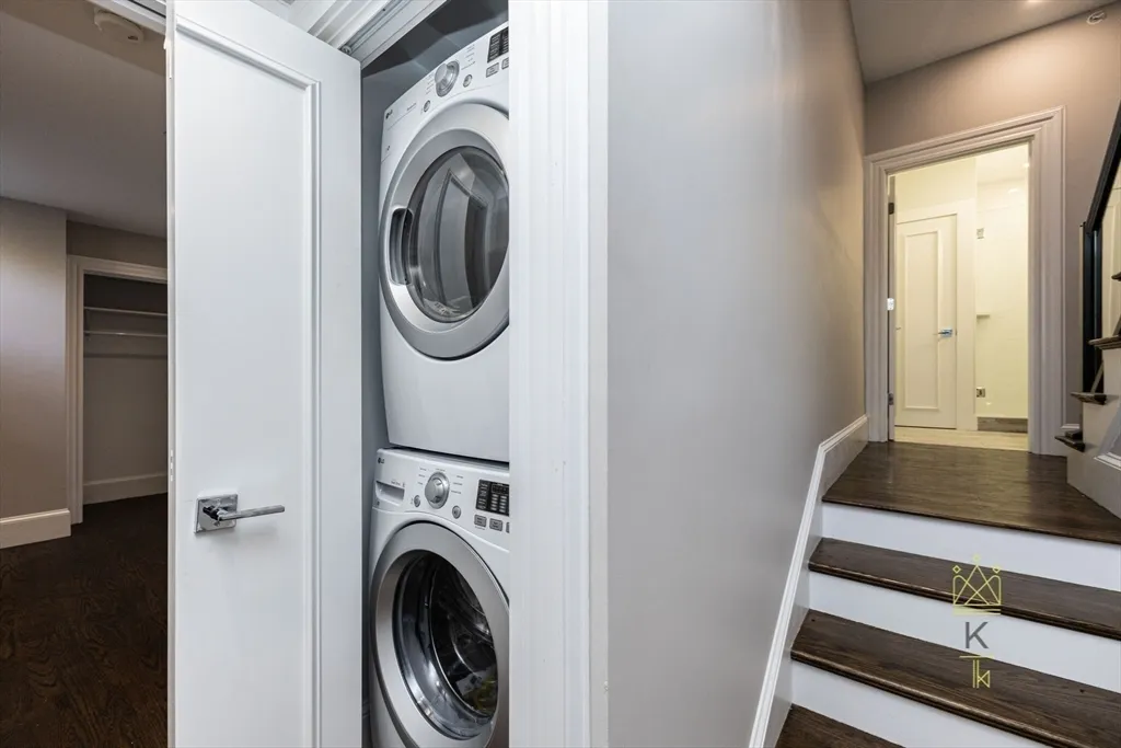 85 Regent St, Roxbury