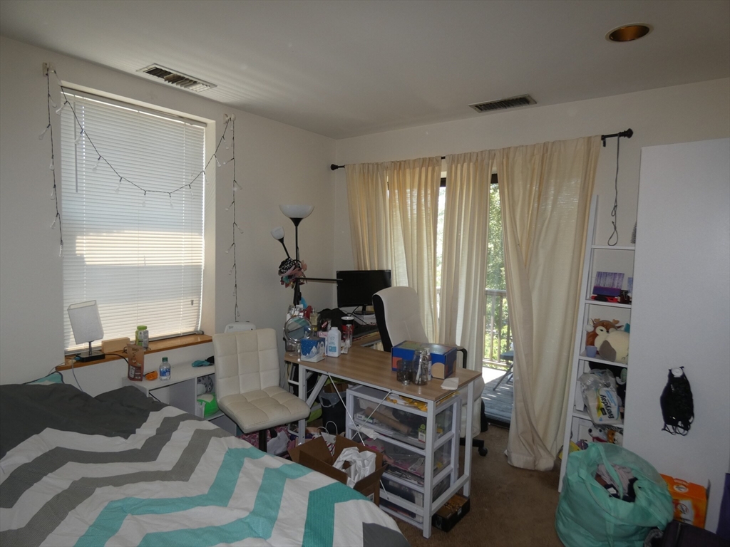 84 Gainsborough St, Fenway