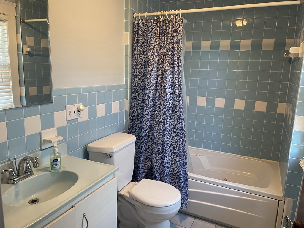 31 Milton Rd, Wollaston