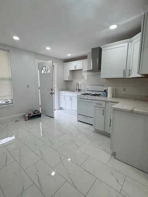 25 Woodville St, Roxbury