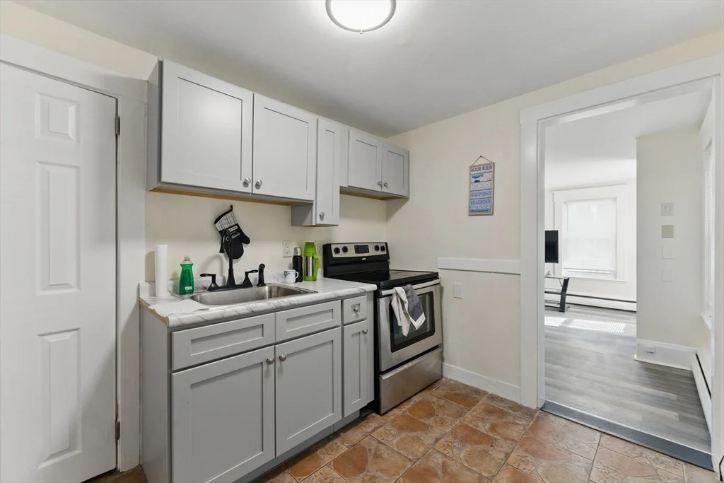 357 Granite St, Quincy