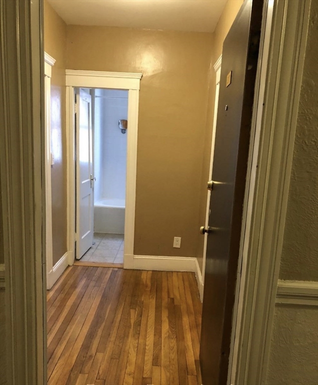 66 Queensberry St, Fenway