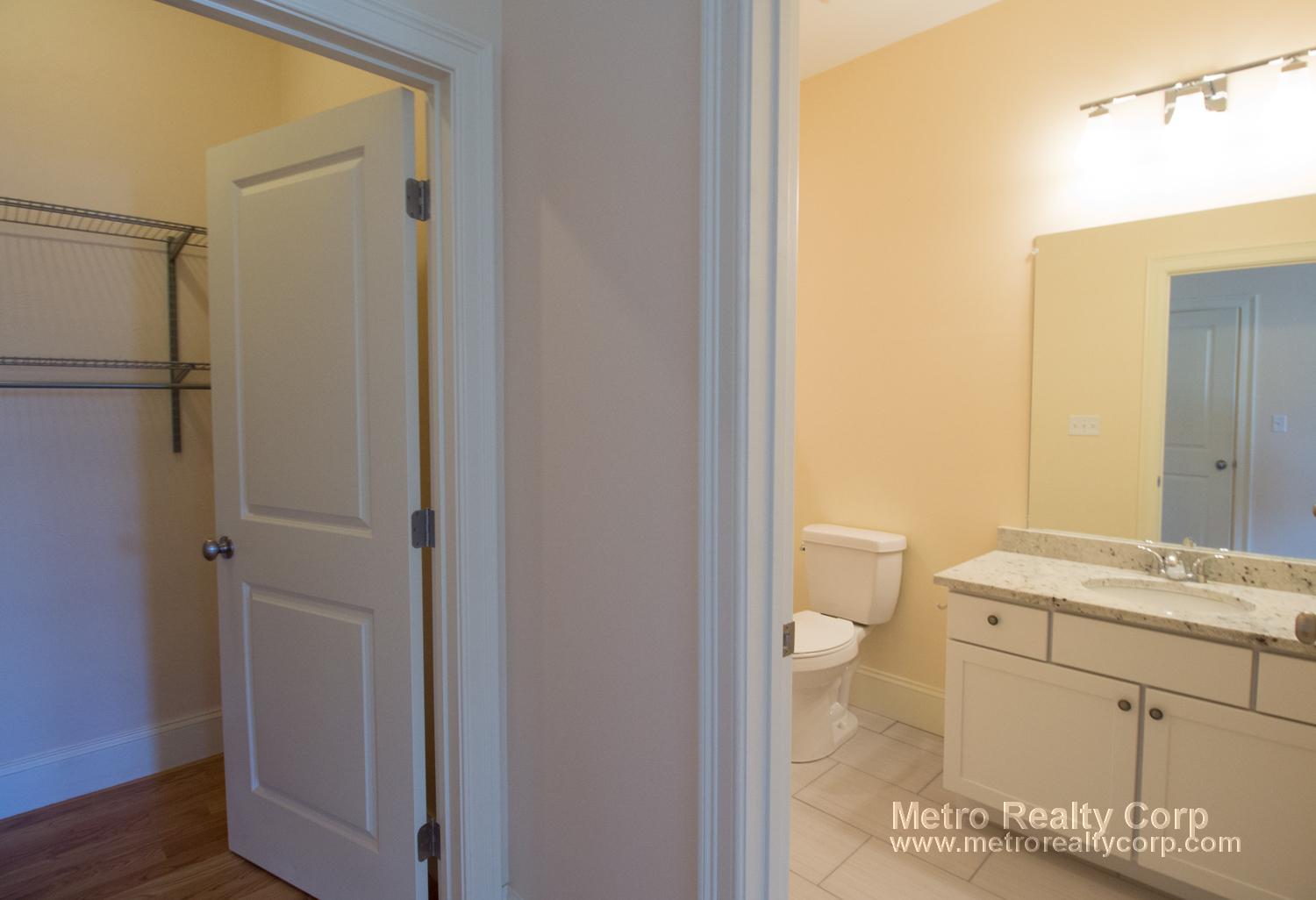 5165 Washington St, West Roxbury