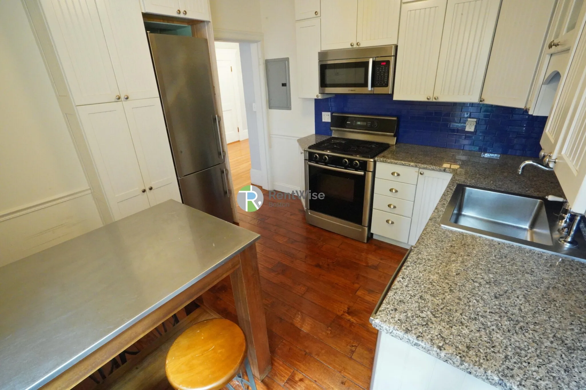 94 Naples Rd, North Brookline