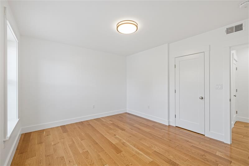 406 Columbia St, Wellington-Harrington