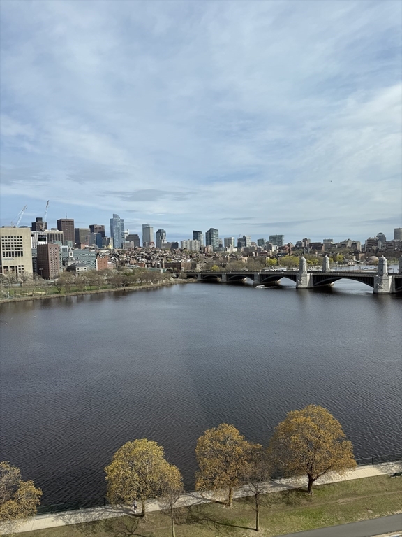 75-83 Cambridge Pkwa, East Cambridge