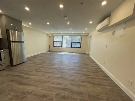 1028 Commonwealth Ave, North Brookline