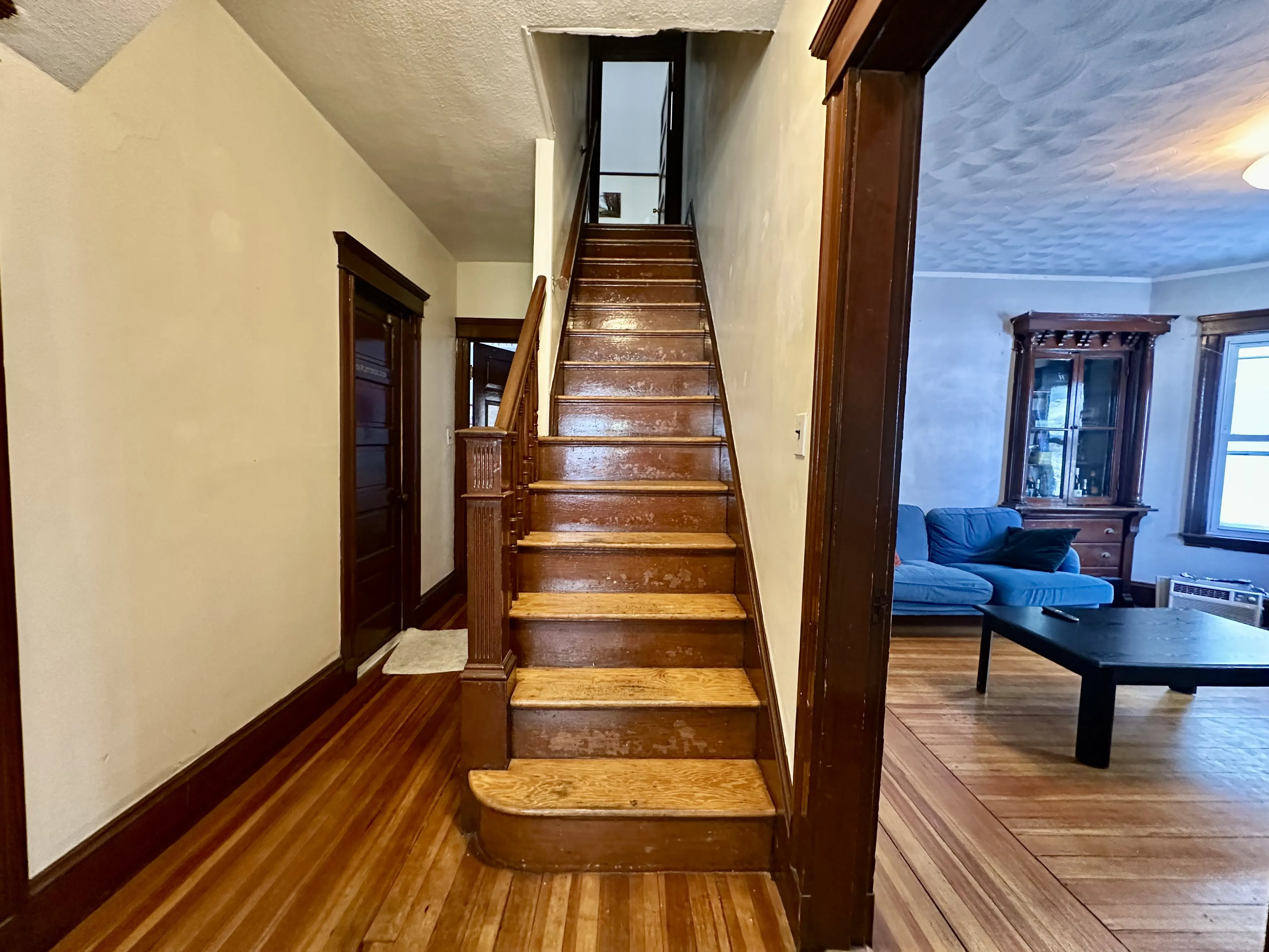 183 College Ave, Tufts