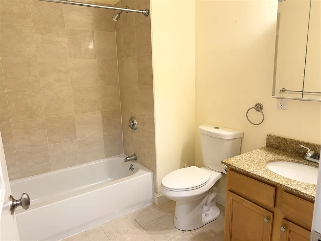 11 Cheriton Rd, West Roxbury