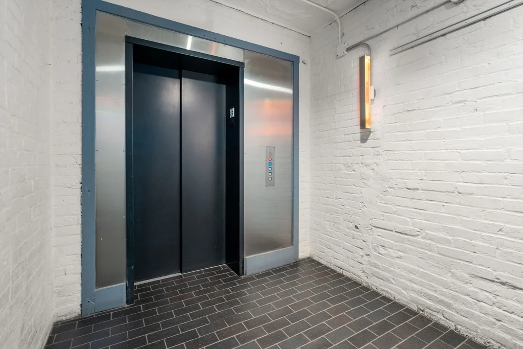 10 Williams St, Roxbury