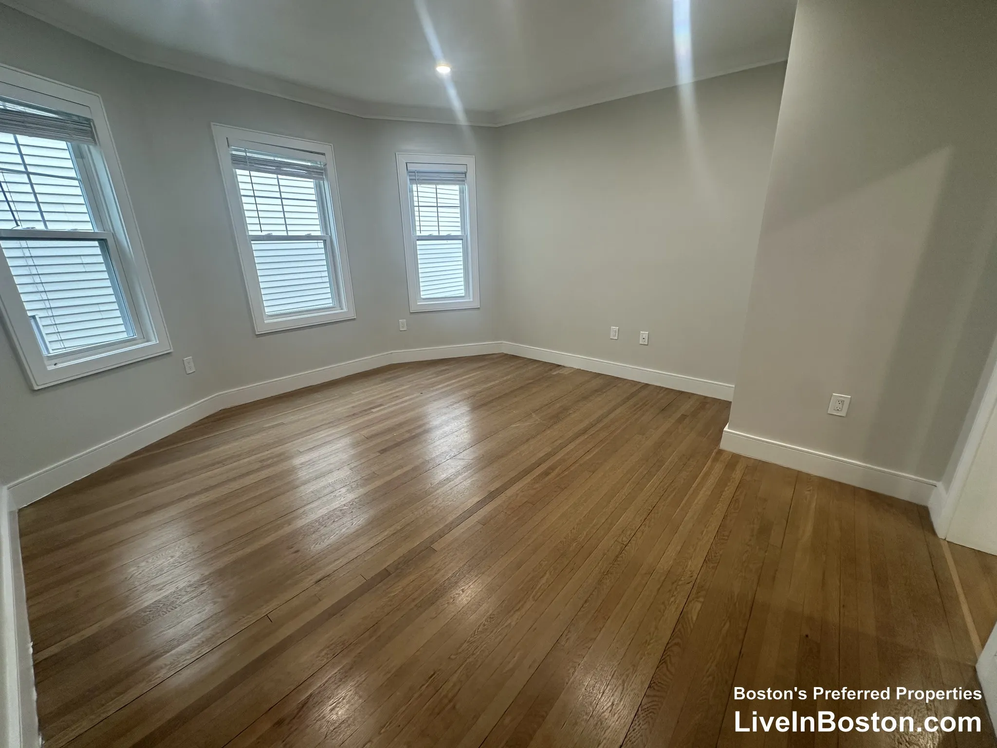 44 Iffley Rd, Jamaica Plain