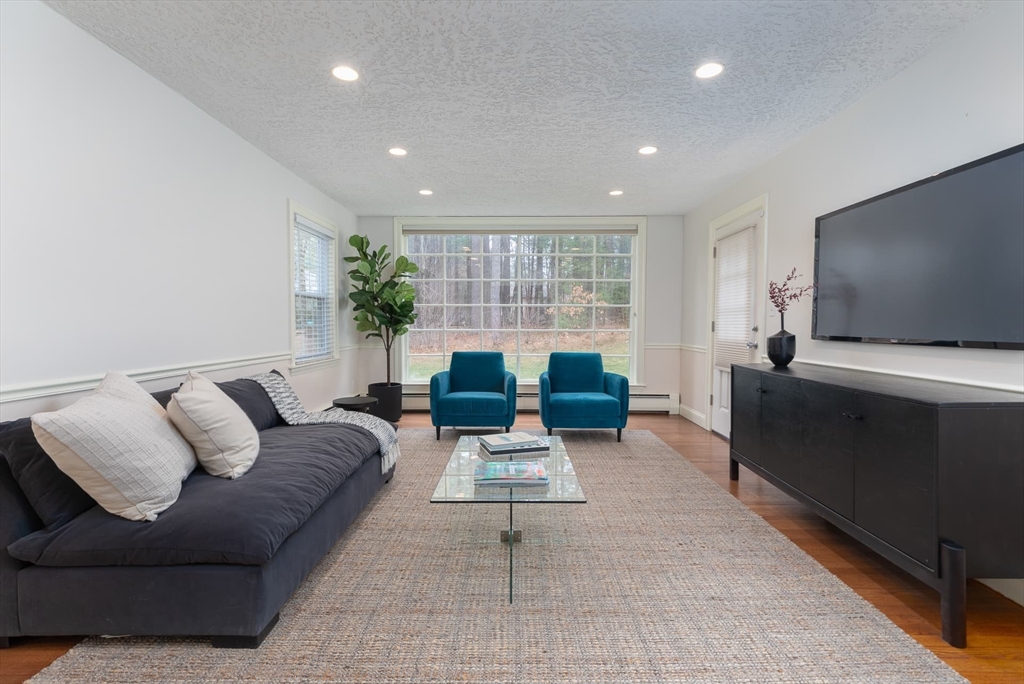 22 Bradford Rd, Weston