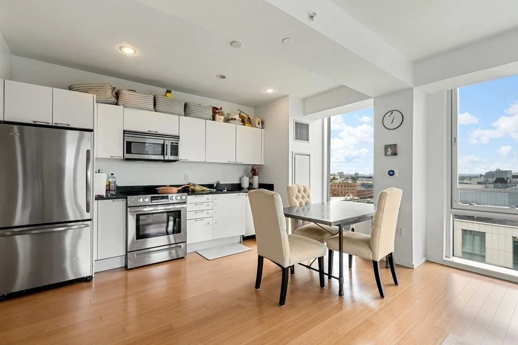 2 Earhart, East Cambridge