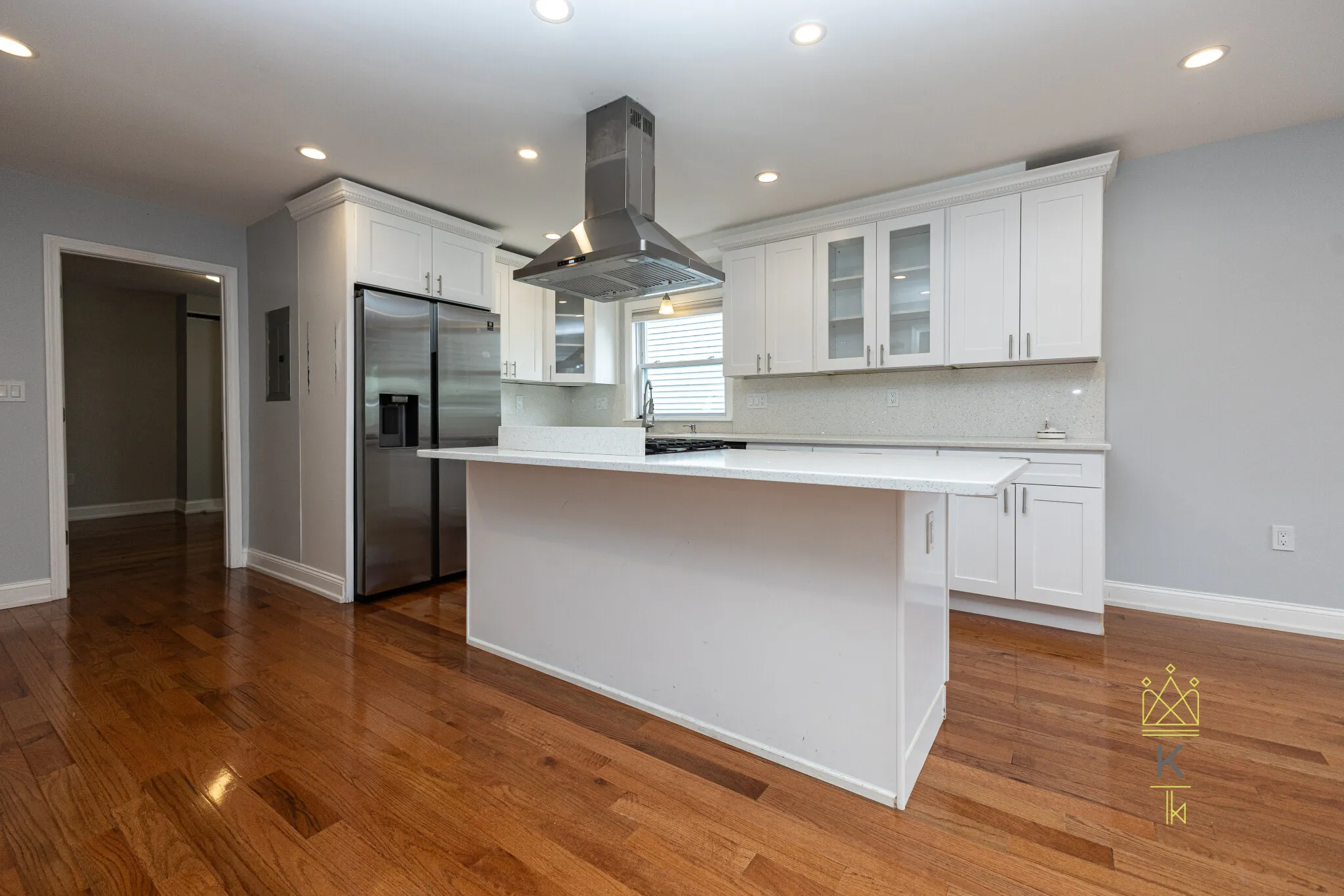 1495 Hyde Park Ave, Hyde Park