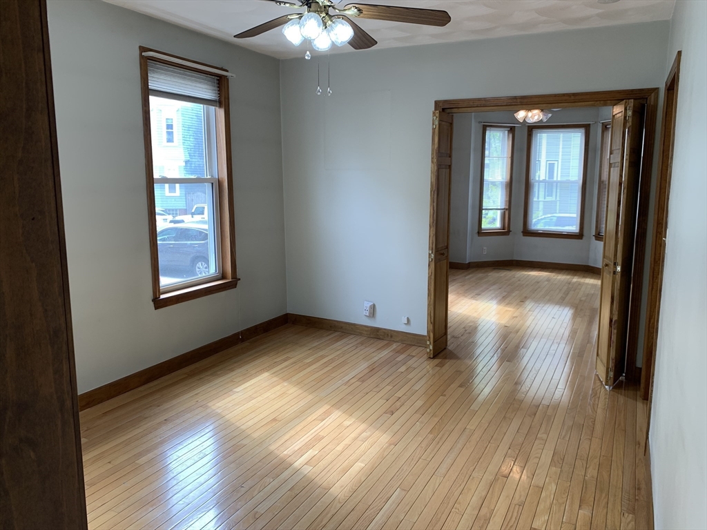 686 East 7th St, South Boston