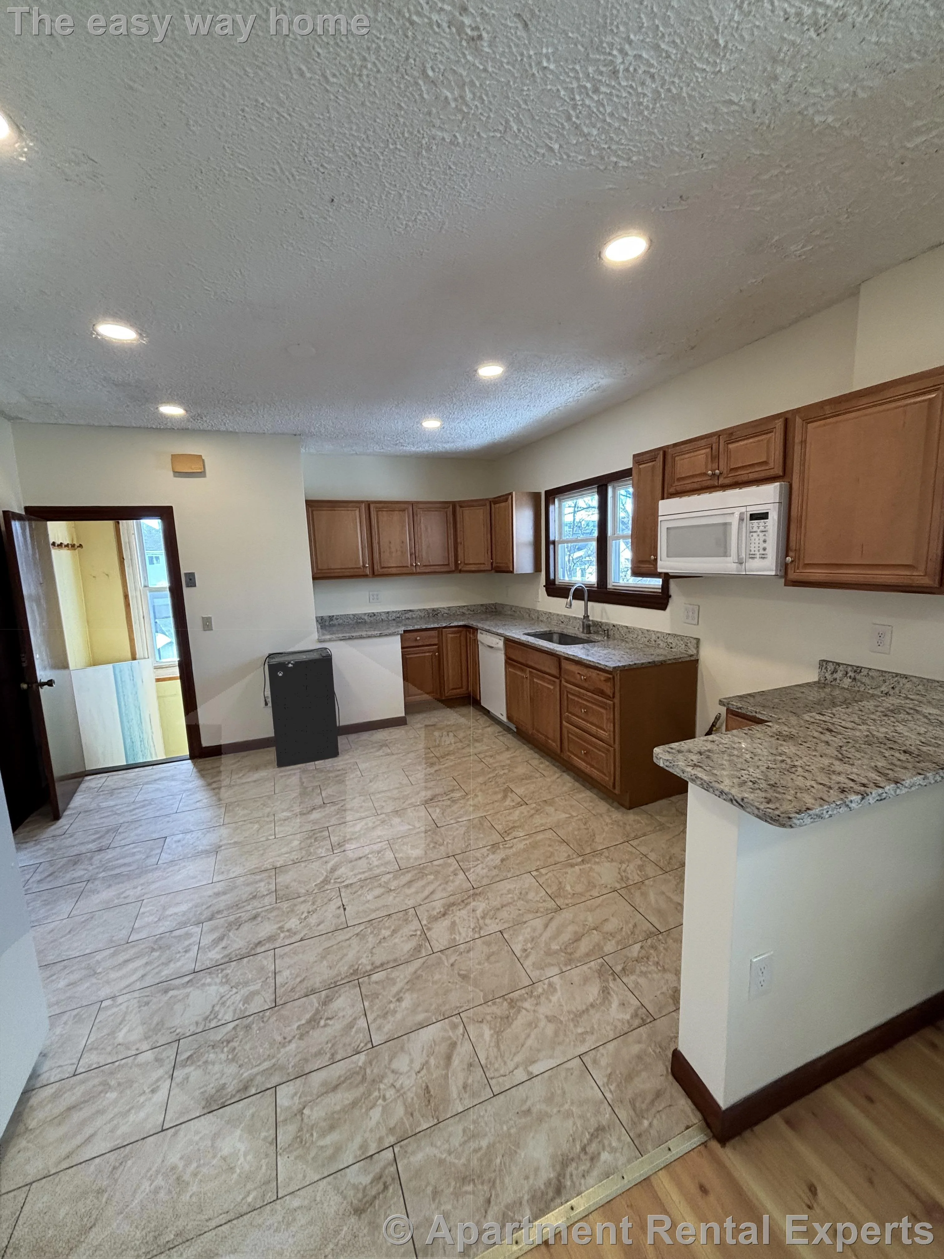 569 Main St, Magoun Square