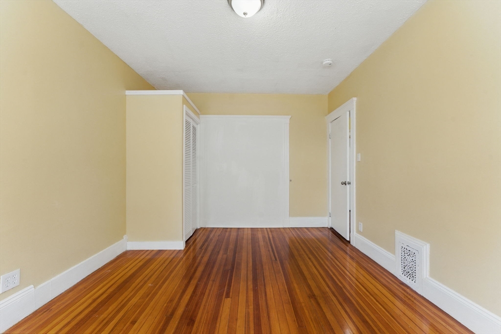 17 Hillsboro, Boston