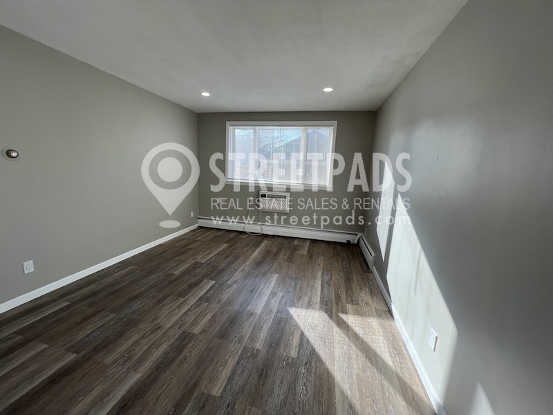 50 Evergreen St, Jamaica Plain