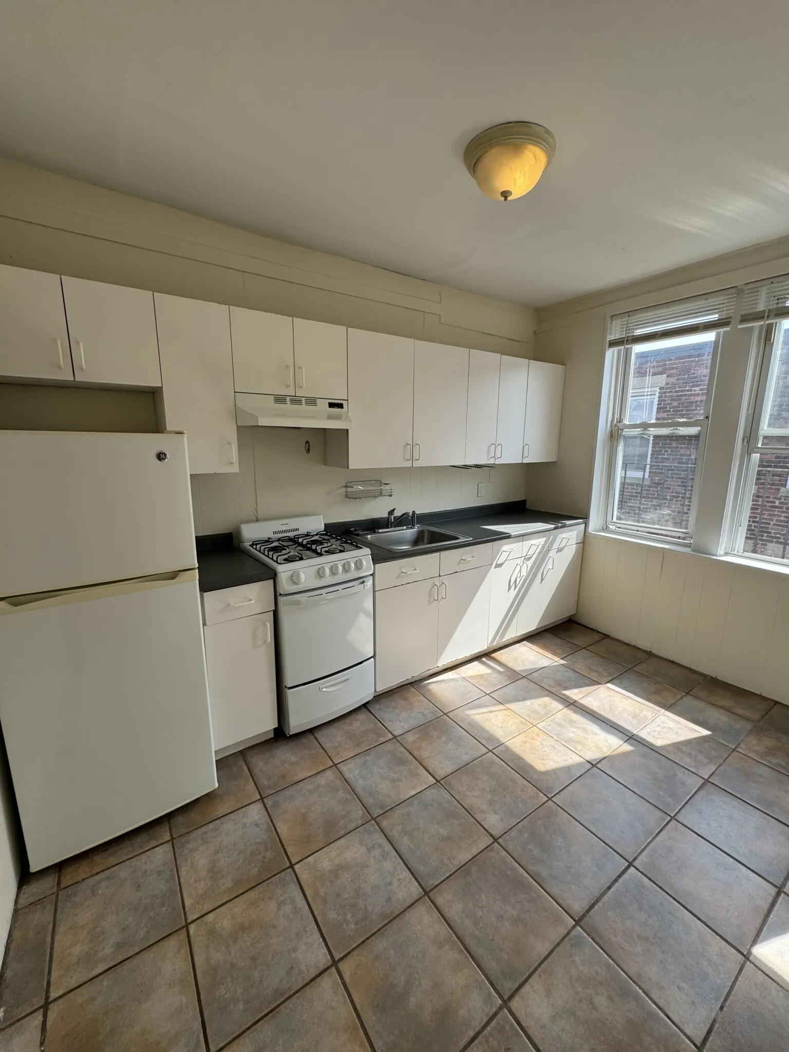 518 Cambridge St, Allston