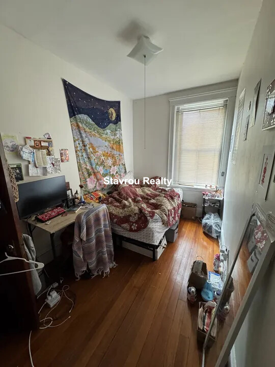 1681 Beacon St, Aspinwall Hill