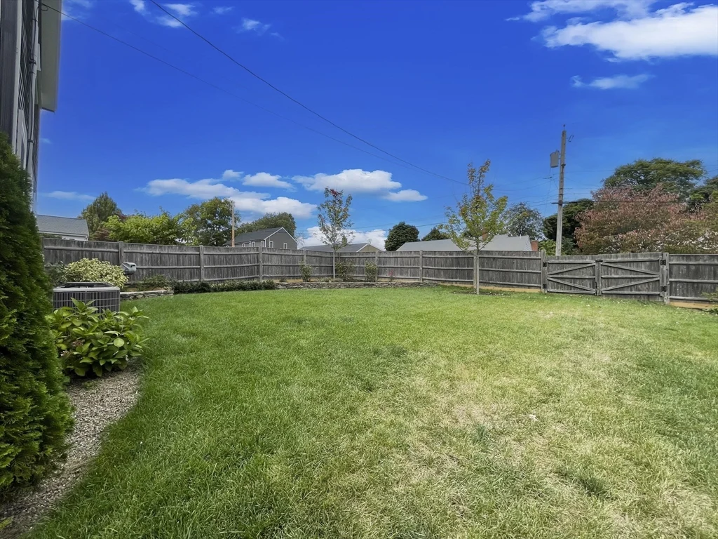 4 Pine Crest Rd, Braintree