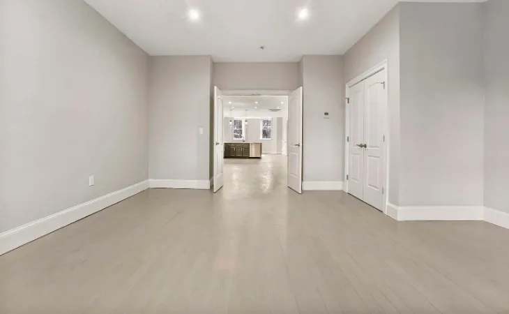 554 Massachusetts Ave, South End