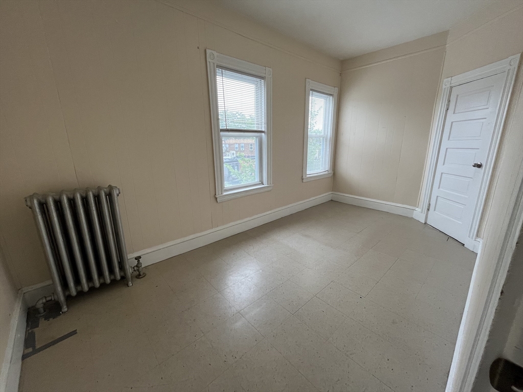 175 River St, Riverside