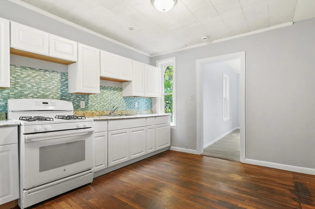 132 Bartlett, Lowell