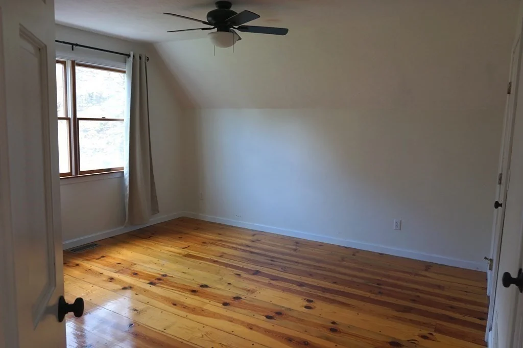 90 Groton St, Pepperell