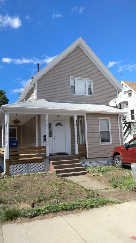 36 Pratt St, Allston