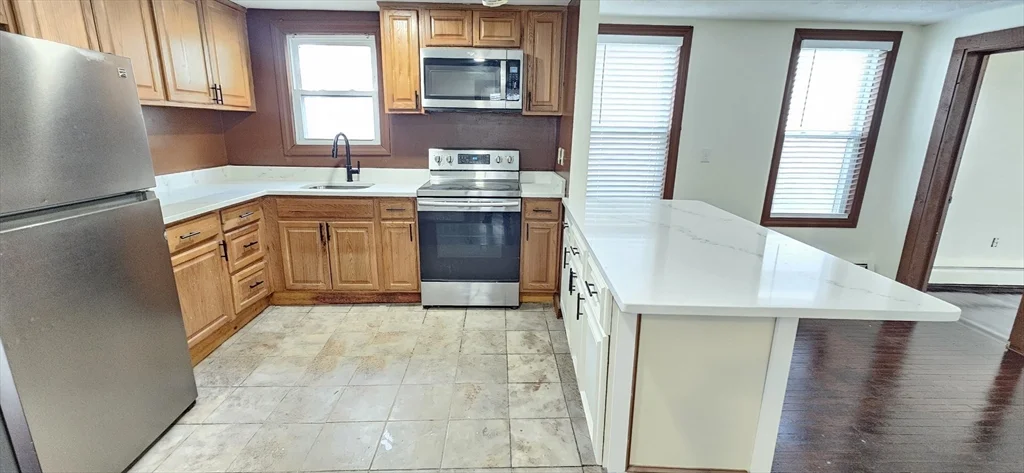 21 Central St, Whitman