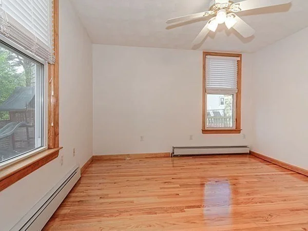 24 Burnside Ave, Spring Hill