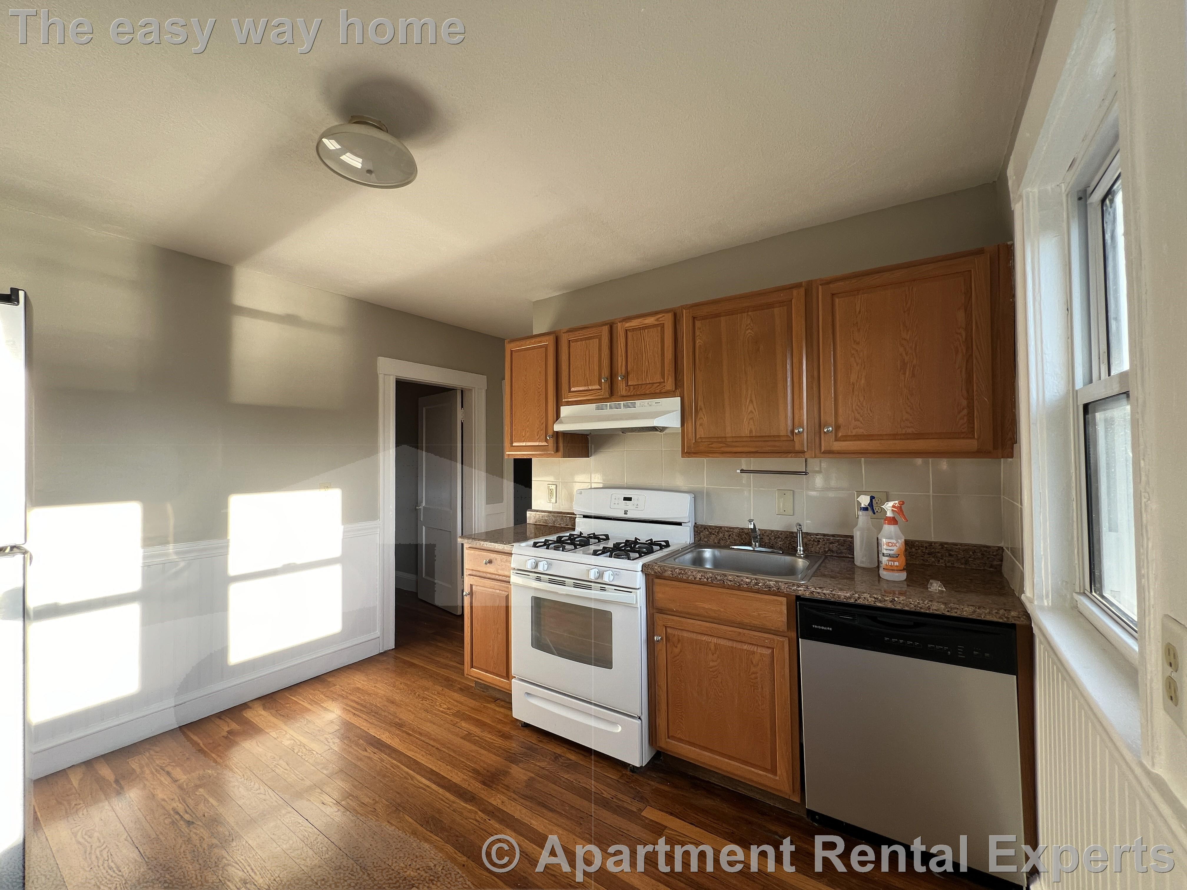 274 Chelsea St, Everett