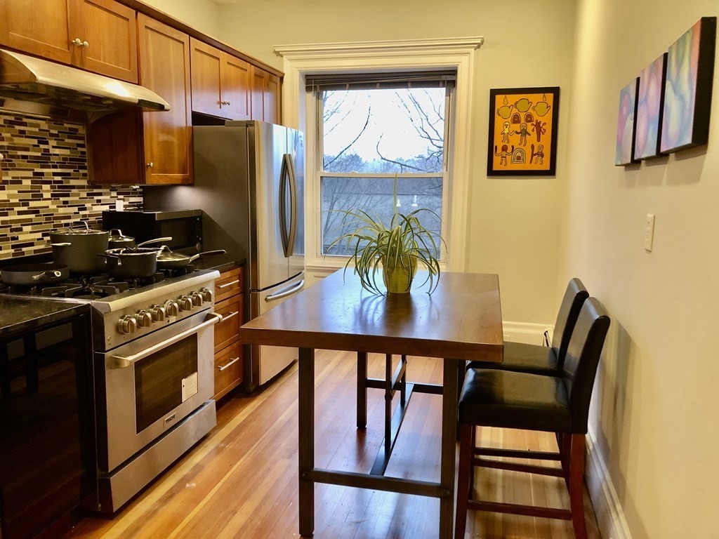 3 split bed, 2 bath apartment for rent at 318 Tappan St Unit 1, Brookline Village — photo 8 of 16