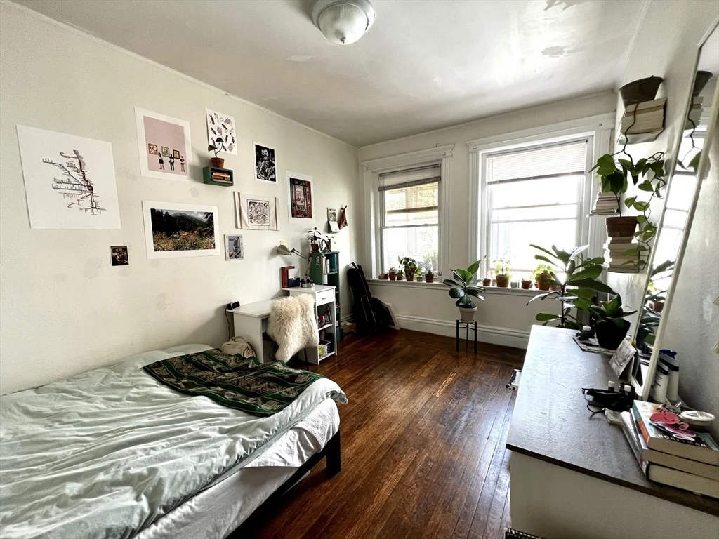 144 Coolidge St, Coolidge Corner